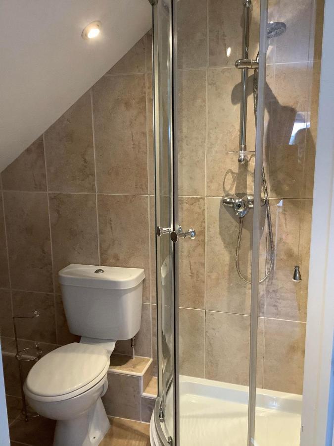 New Overlander Inn Penally المظهر الخارجي الصورة